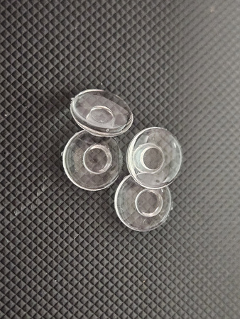 NOSKI DO OKULARÓW 4szt 9x9mm antypoślizgowe transparentne wciskane